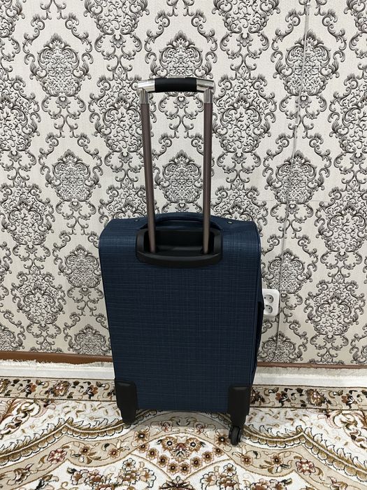 Продам чемодан дорожный