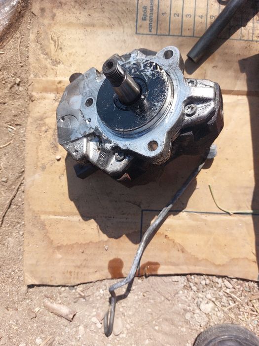 Горивна помпа Е90 320д е87 120д 163кс m47 bmw бмв 320d 120d e90 e87