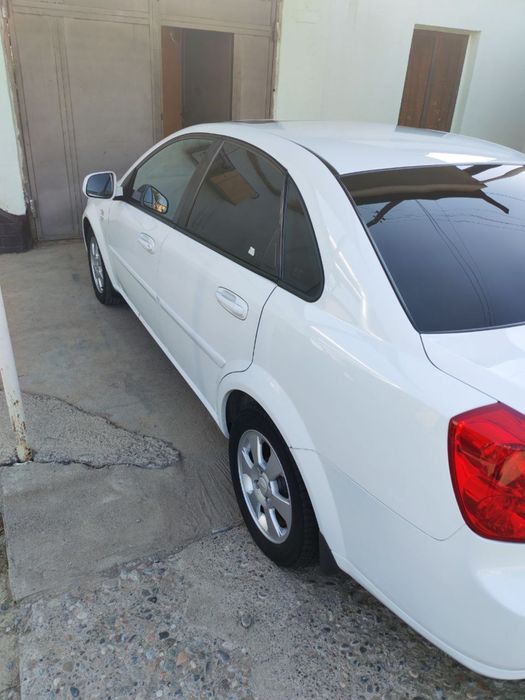 Chevrolet Lasetti. Sotiladi srochno