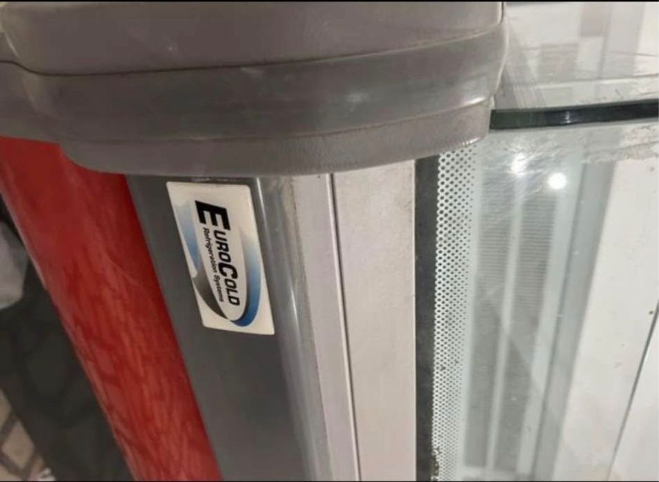 Vitrină frigorifică