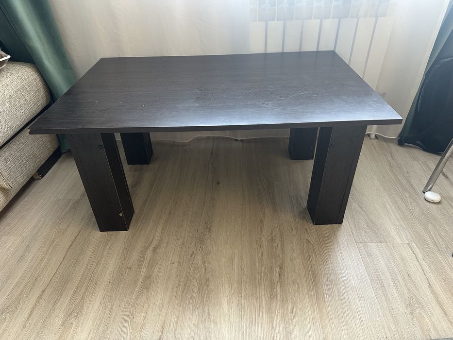 Продам маленьий стол