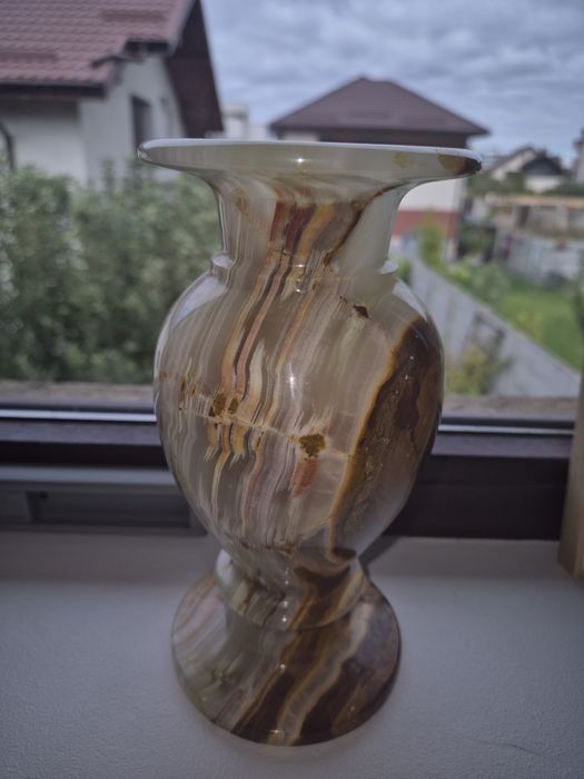 Vaza din marmura model unicat 20x10 cm