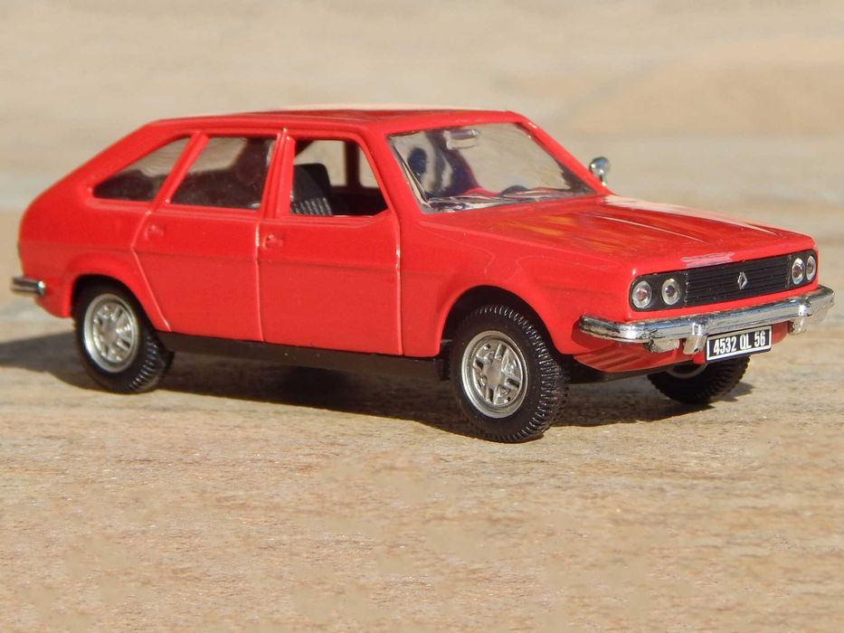 Macheta Renault 30 1975–1984 scara 1:43 Norev Franta uzata