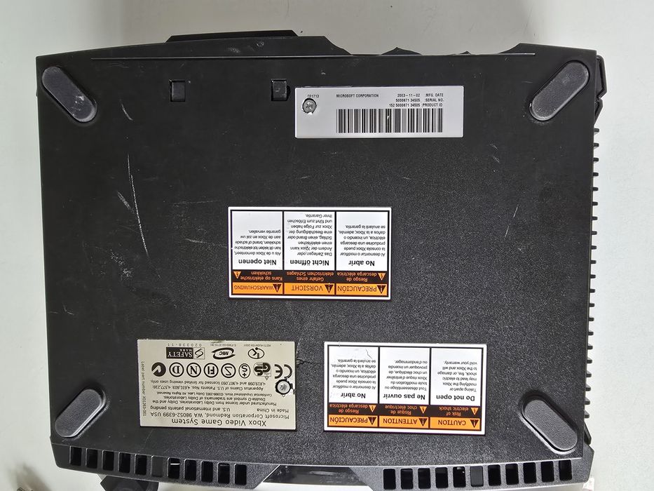 Consola Xbox clasic modata cu jocuri