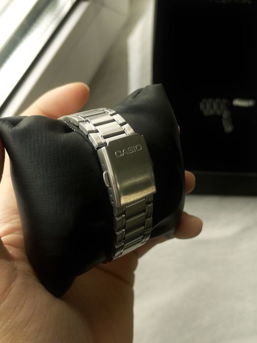 продаю часы Casio MTP-1239