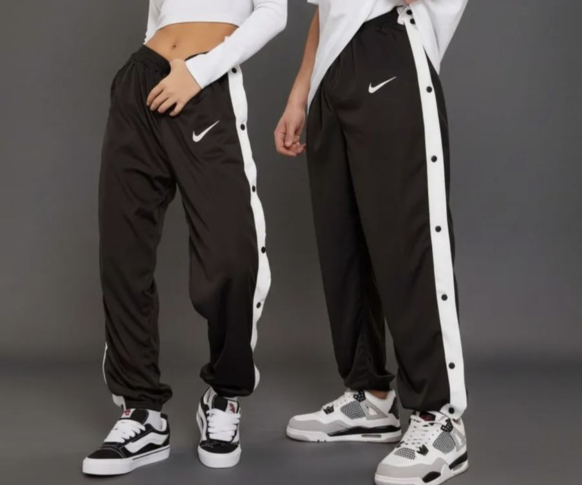 Брюки Nike широкие  с клепками