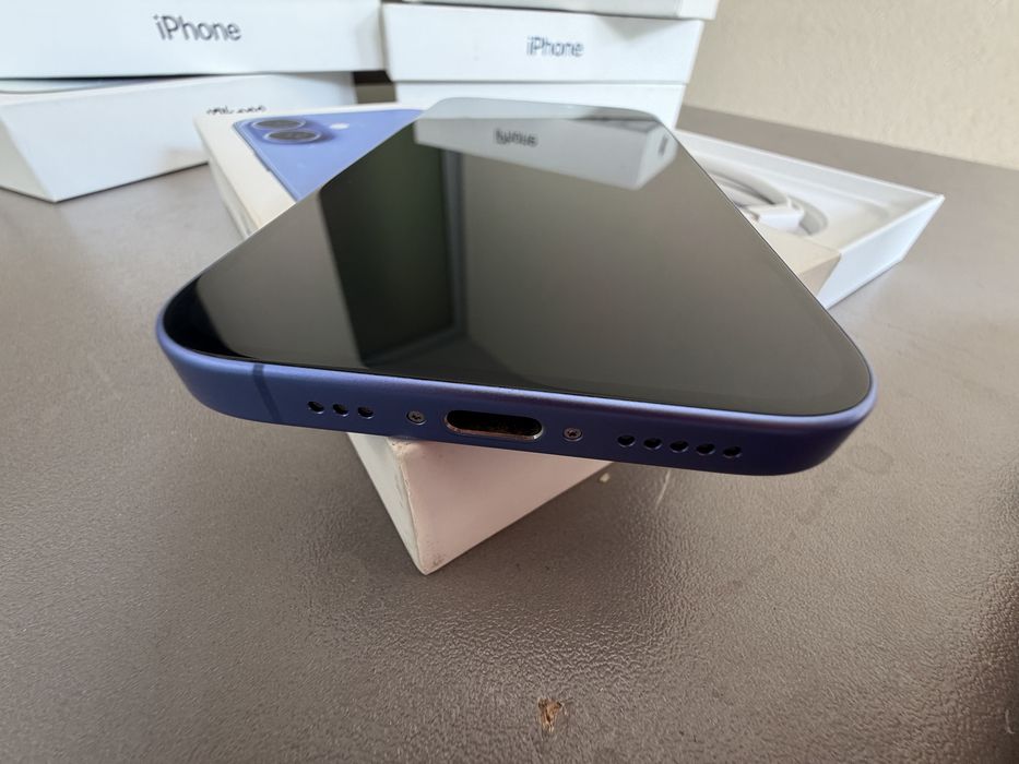 I phone16 .128gb.blue.като нов.пълен комплект