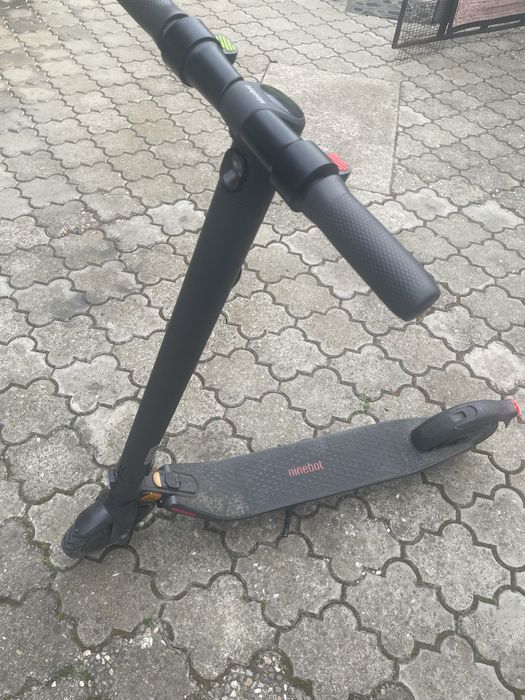 Vând trotineta electrica segway ninebot e25e