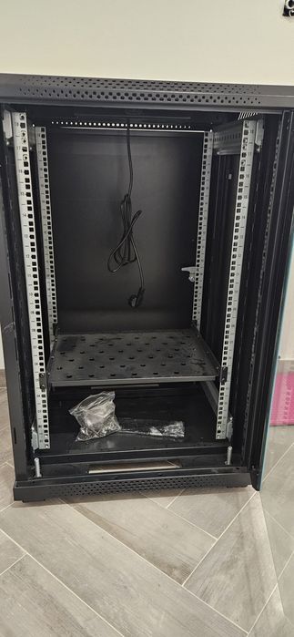 Dulap servere cu ventilatoare/ Rack metalic 60x60x90