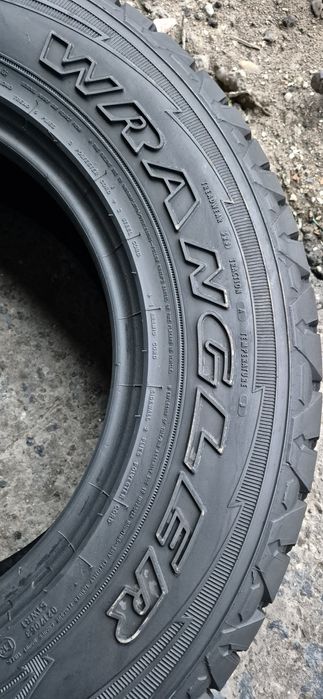 4 anvelope iarna Goodyear 245/75/17.Pretul este pe bucata.