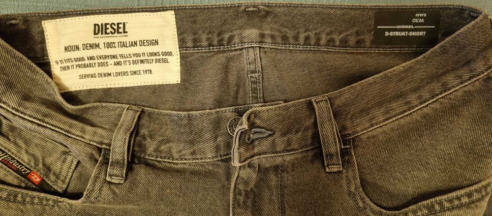 Pantaloni scurti denim Diesel D-Strukt barbati marimea 30