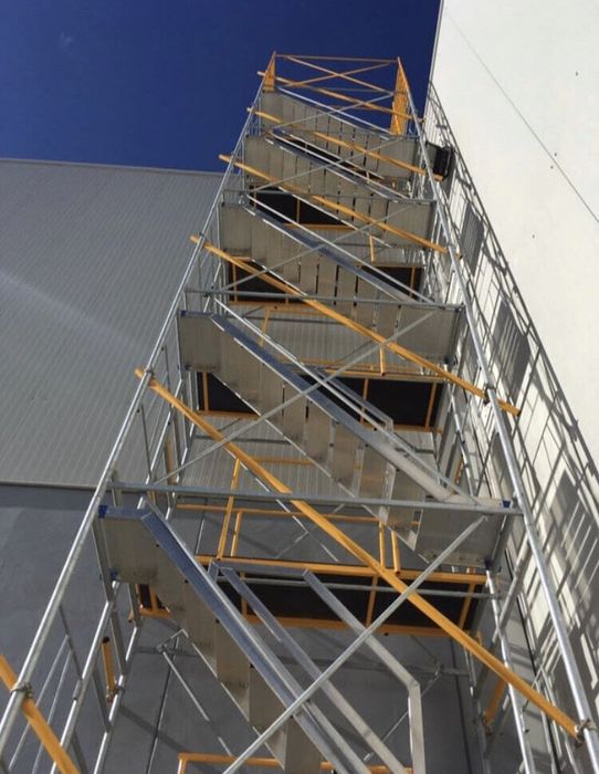 Închiriez schela - Schela turn cu trepte EGEA.