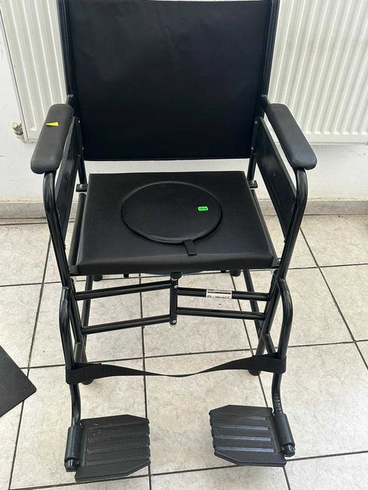 Scaun toaleta pentru persoane cu dizabilitati