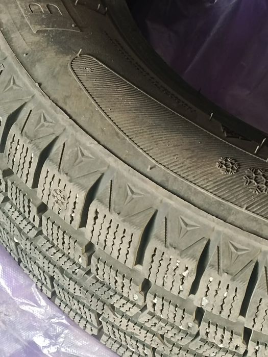 Продаются зимние резины в комплекте