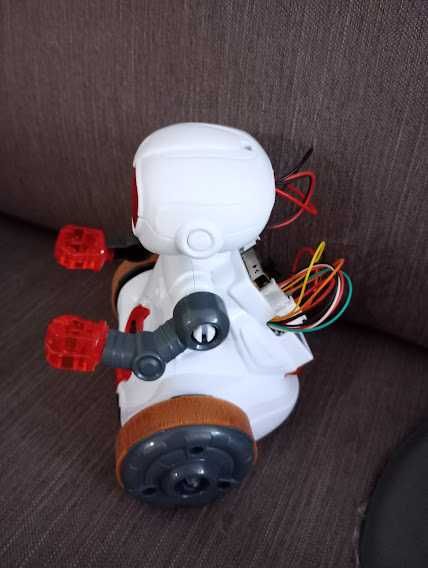 CLEMENTONI Робот за програмиране MIO 2020