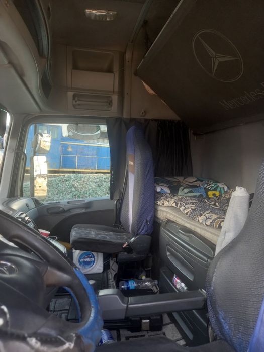 Продаетса тягач Мерседес Бенз