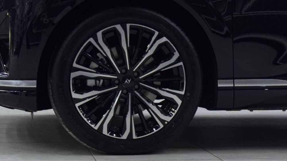 DongFeng 008 resayling ULTRA oq / qora ranglari bor