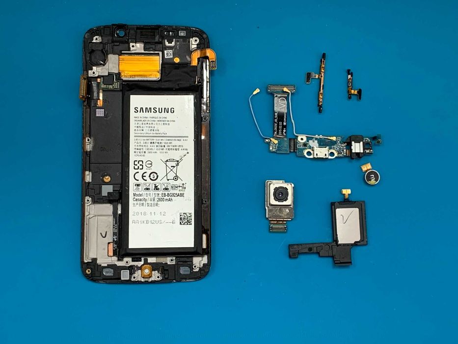 Samsung Galaxy S6 Edge на части