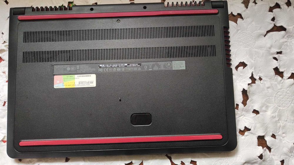 Laptop Dell Inspirion i5 -32 gb RAM,  placa video 4 gb 1050 gb