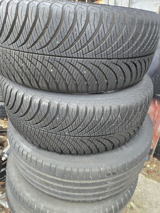 2бр. 215 55 17 Goodyear всесезонни.