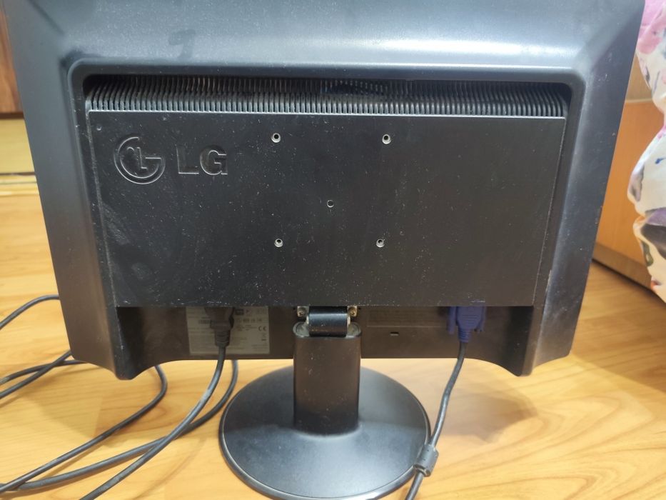 monitor LCD de 19 inch LG Flatron W1934S