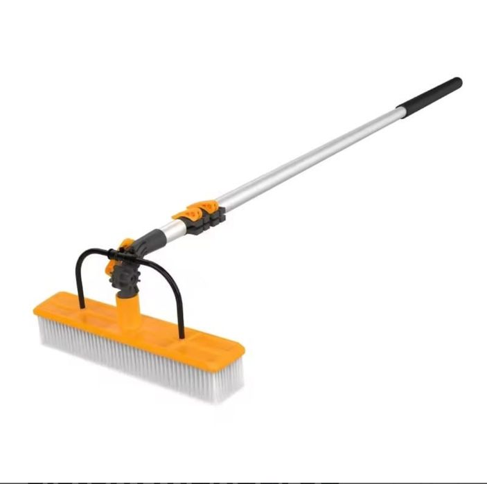 Sistem cu perie pentru curatat panouri fotovoltaice si geamuri