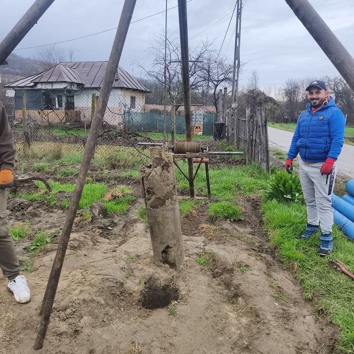 Foraje puțuri denisipari prelungiri piloni de susținere