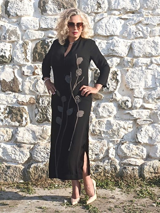 Дълга черна рокля с листа