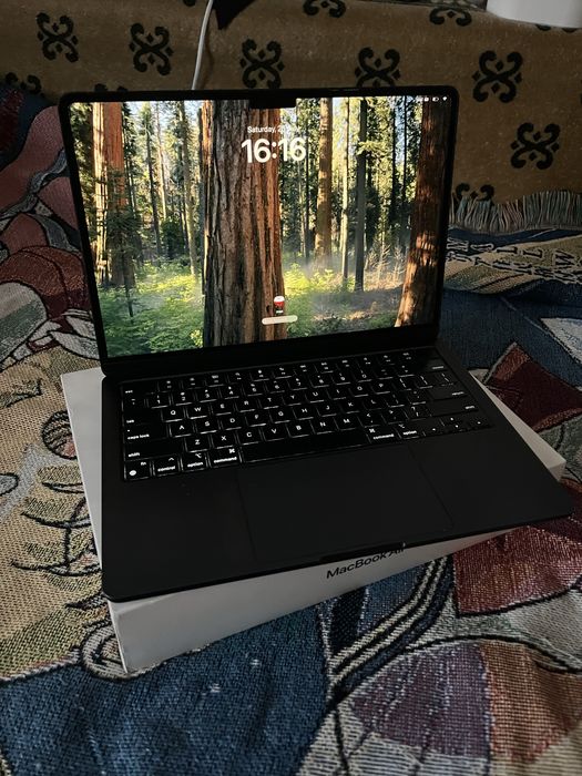 MacBook Air M2 8/512 A2681 (или обмен)