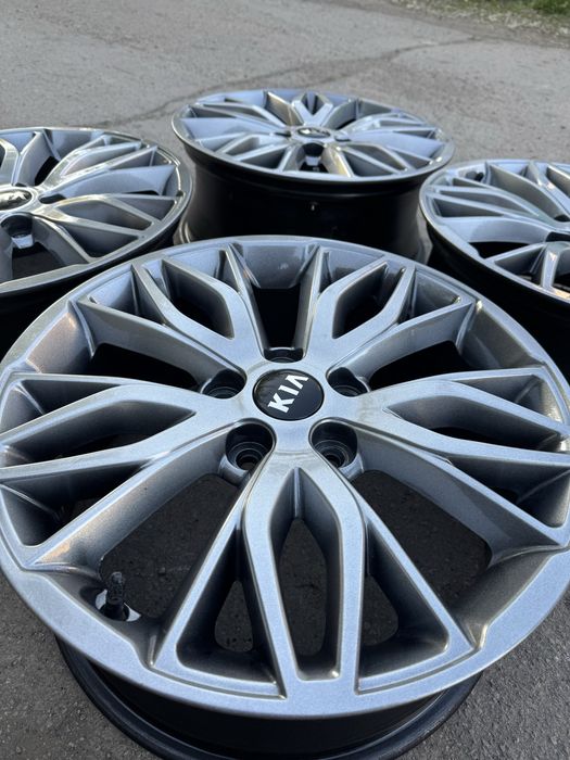 Продам диски оригинал Kia R 17