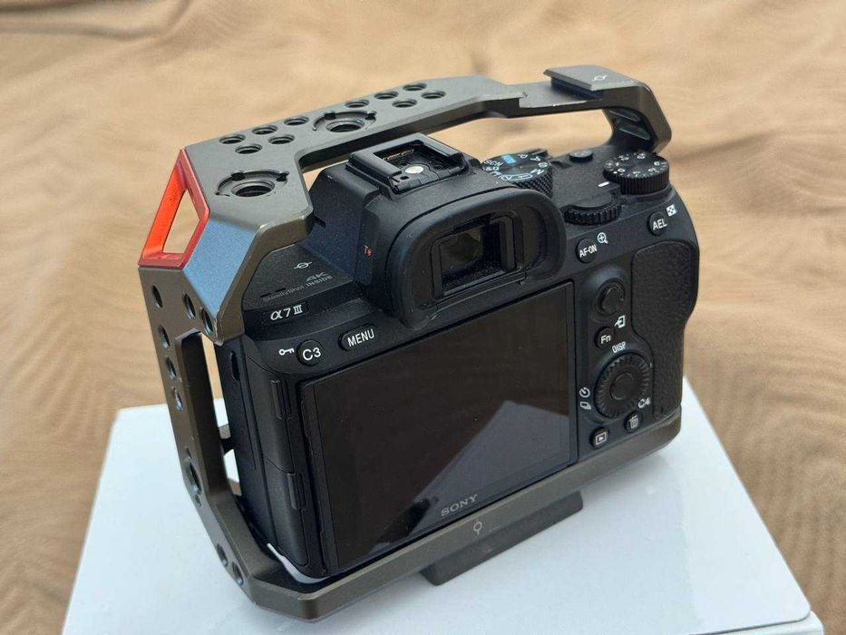 Камера Sony a7iii меню на русском в отличном состоянии + клетка