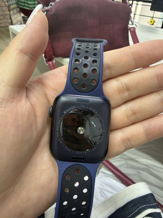 Продам часы, зарядка 90%