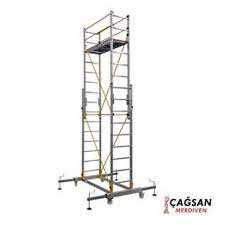 Телескопическая передвижная лестница