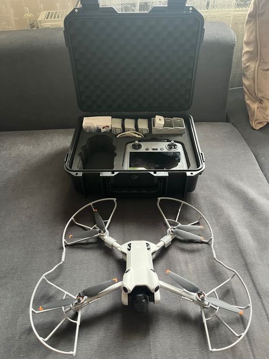 DJI mini 4 pro FLY more combo