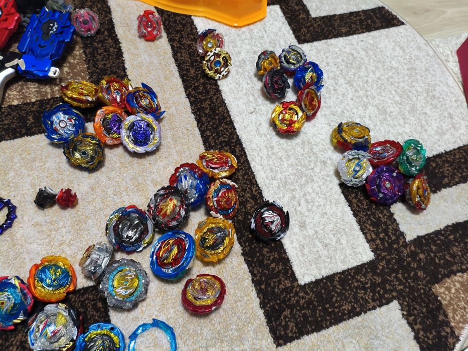 Продам бейбледы (игрушка)