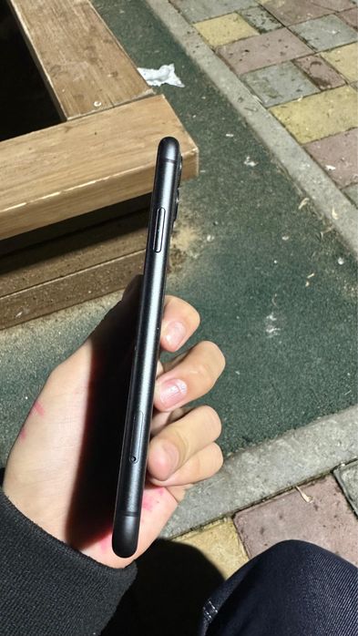 Айфон 11  128 гб ……