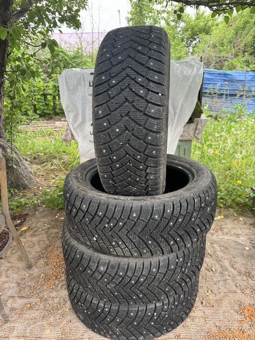 Продам зимние шины 225/55 R18