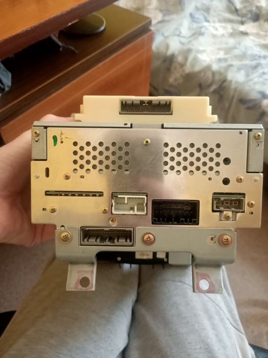 Продам автомагнитолу с климатом штатную