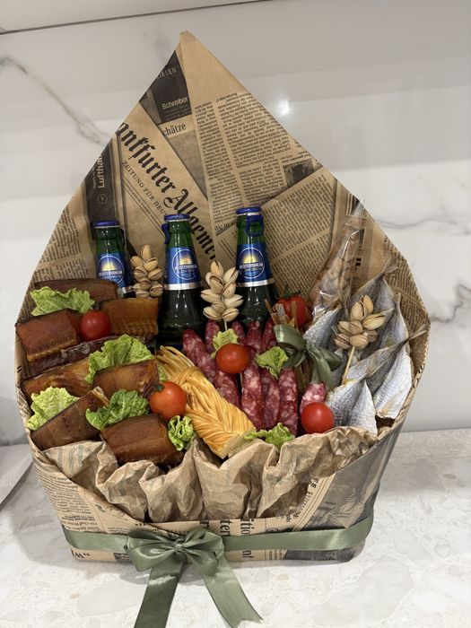 Мужские букеты, клубника в шоколаде, букетв из сухофруктов