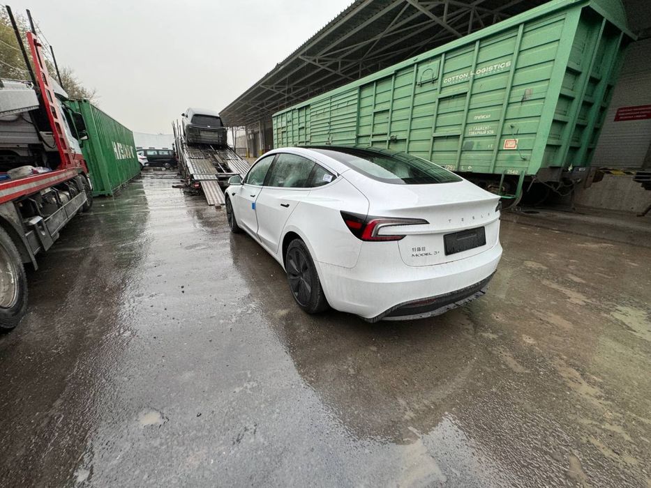 Tesla Model 3+ New model 2023/24