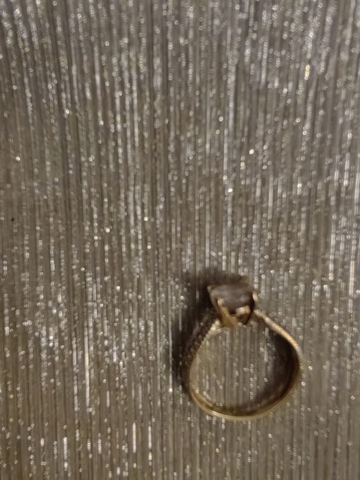 Продаётся золотое  кольцо