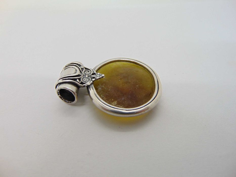 Pandantiv din argint si sticla de mare