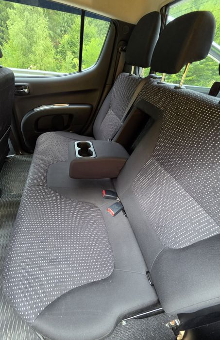 Mitsubishi L200,178 cp,anul 2015,km:165.000.
