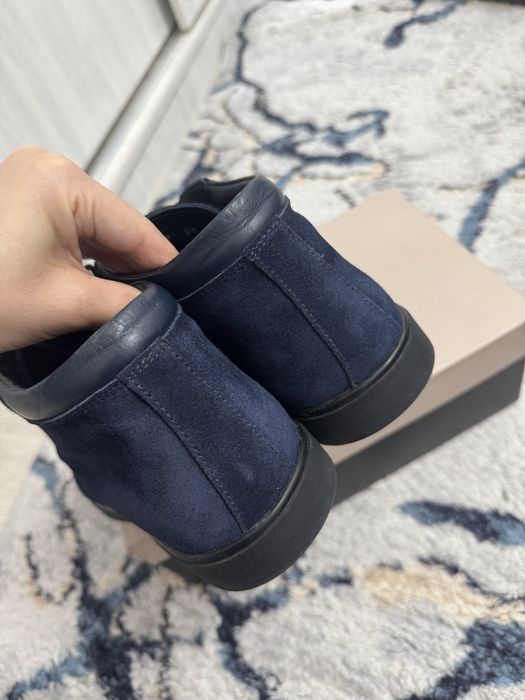 Porno opa sabzavot va mevalar bilan oynadi