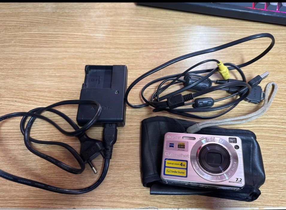 Camera cyber-shot 7.2 MP gri