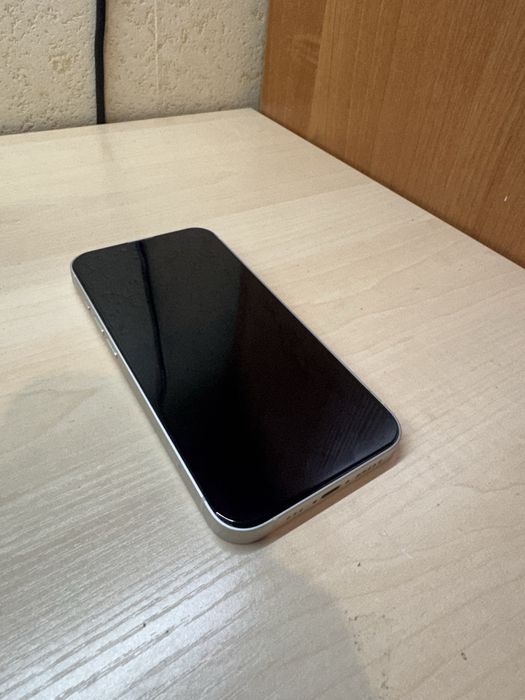 Продам Айфон 13 ( iphone 13 )