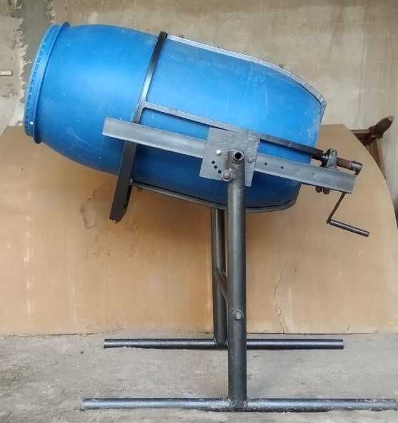 Қўй, товуқ, қуёнлар учун ем қориш ускунаси сотилади