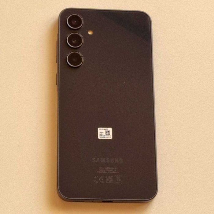 Смартфон Samsung Galaxy A35 5G – неизползван!