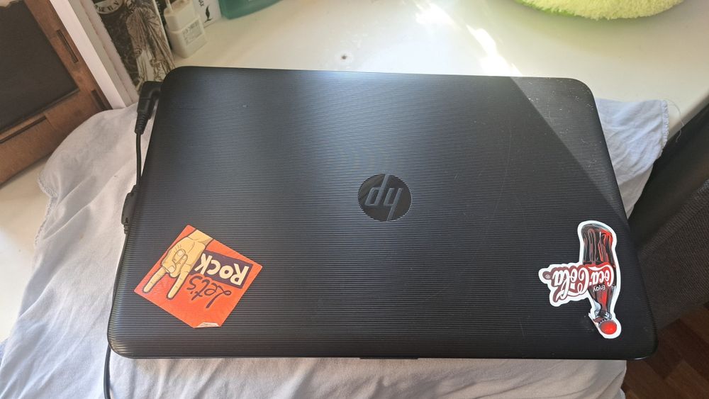 HP 15, Intel Core i3 / HDD 480 ГБ / Radeon R5 M330