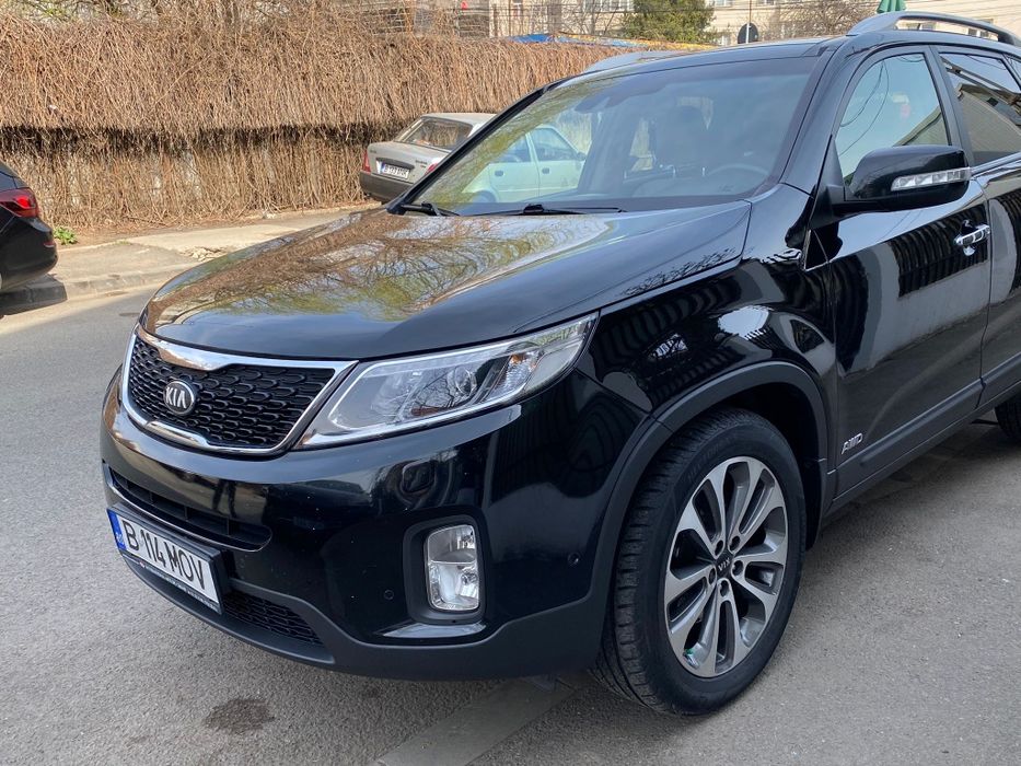 Kia Sorento 2013- diesel - 197CP 4x4 - automată - îngrijită, opțiuni smart rare, motor nou, navigație Tesla, camere 360, parchează singură